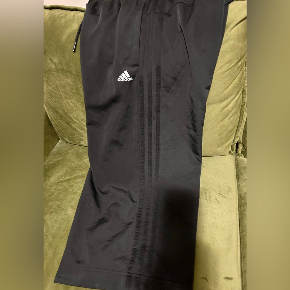 Adidas original BLACK | Tricot | 3 Stripe | wide leg | Sz Sm | capris Pants